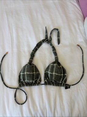 Vix Paula Hermanny Olive Green Bikini Top M Gold accent